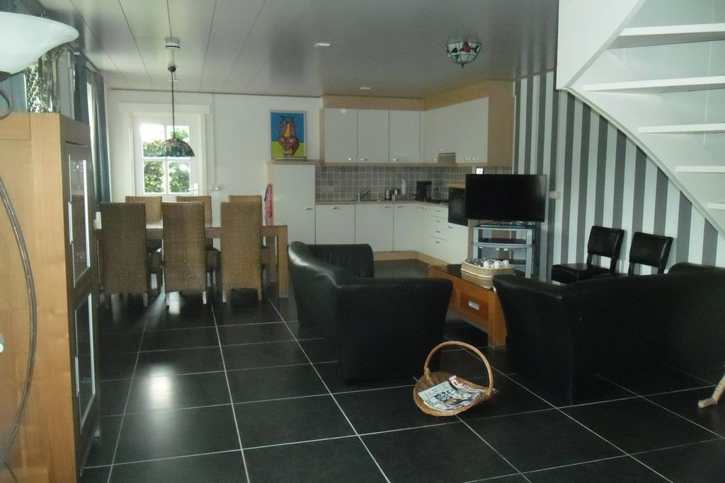 Herkenhoek 3 Bedroom Apartement Heeswijk-Dinther Esterno foto
